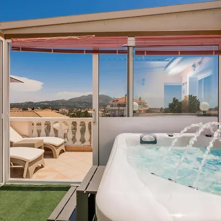 Case de vacanță Matina's Family House With Your Private Jacuzzi!