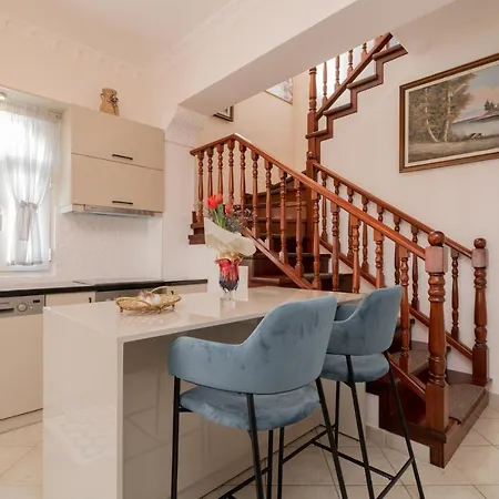 Matina's Family House With Your Private Jacuzzi! *