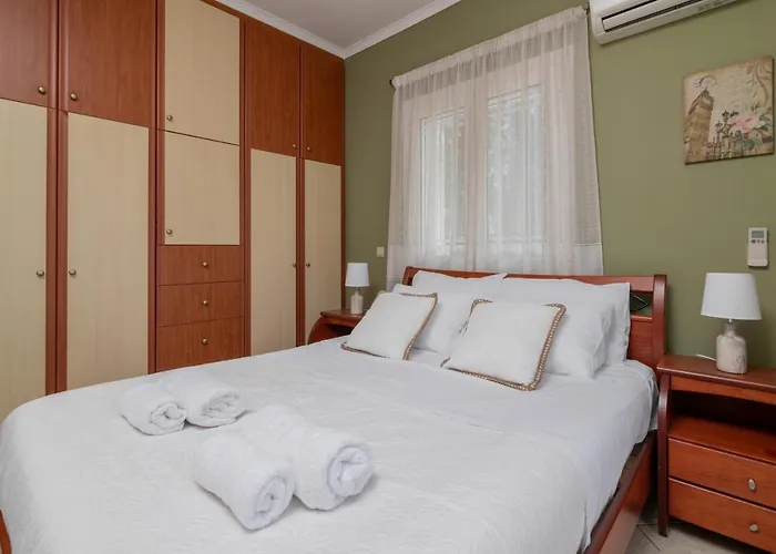 Matina's Family House With Your Private Jacuzzi! *