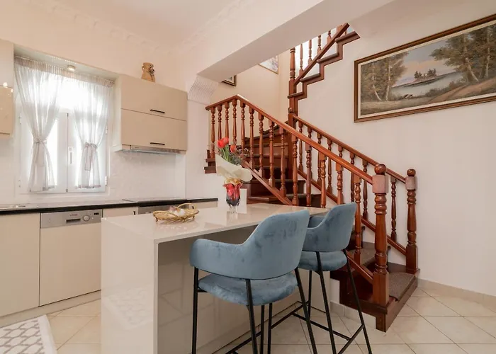 Matina's Family House With Your Private Jacuzzi! *