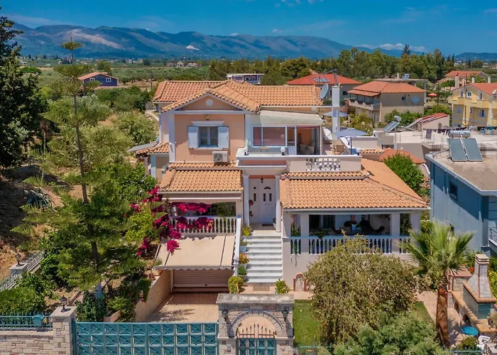 Matina's Family House With Your Private Jacuzzi! *