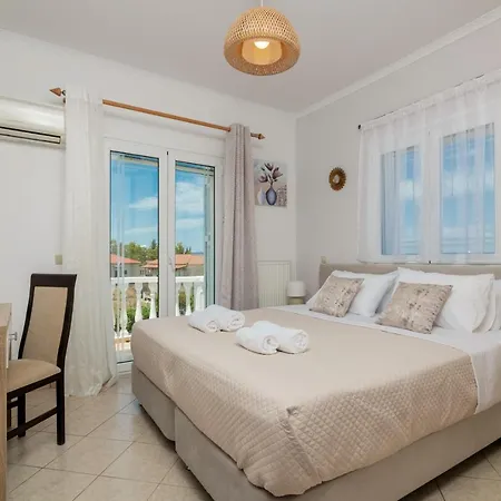 Hébergement de vacances Matina's Family House With Your Private Jacuzzi! *